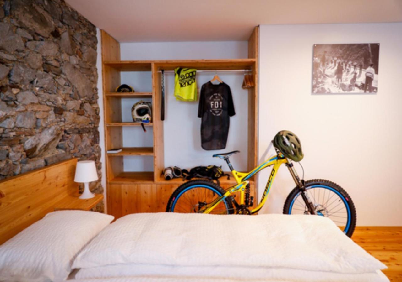 ホテル Bed&Bike Tremola San Gottardo アイロロ エクステリア 写真